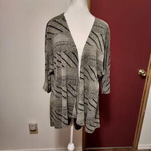 LuLaRoe  S VGC  pit to pit 22 inch length  26 inch
